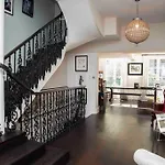 Stunning Townhouse In Beautiful Notting Hill