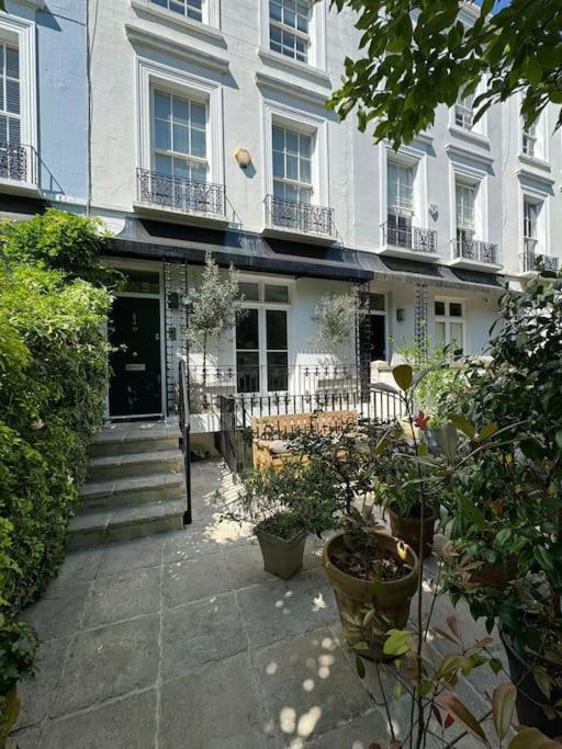 Stunning Townhouse In Beautiful Notting Hill