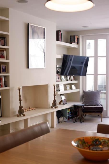 Stunning Townhouse In Beautiful Notting Hill