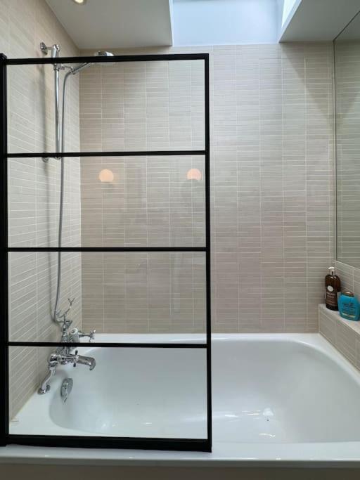 Stunning Townhouse In Beautiful Notting Hill Appartamento *