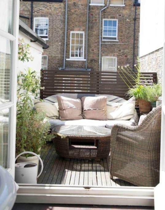 Stunning Townhouse In Beautiful Notting Hill * Londra